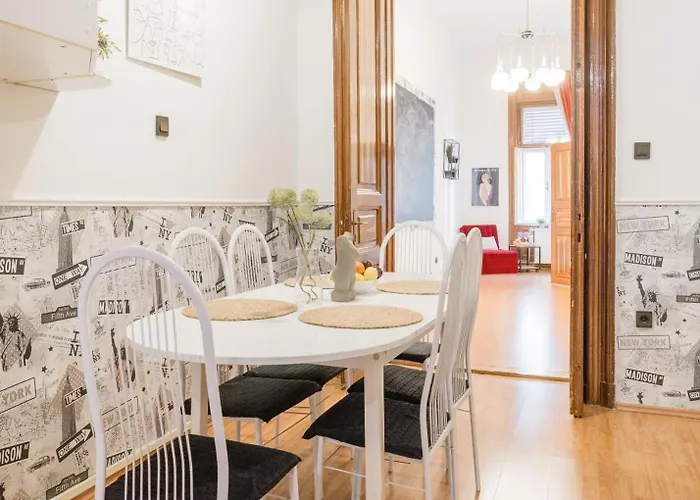 Appartement Secluded Spacious Oasis-best Location In Downtown