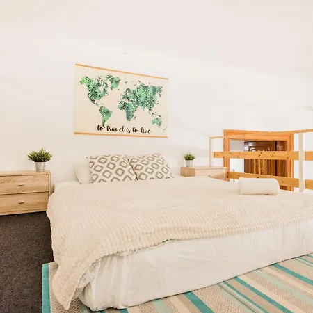 Secluded Spacious Oasis-best Location In Downtown *