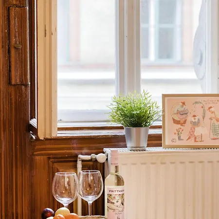 Secluded Spacious Oasis-best Location In Downtown Lejlighed *