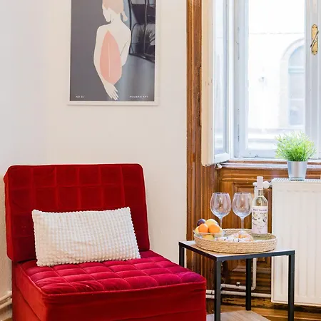 דירה Secluded Spacious Oasis-best Location In Downtown בודפשט