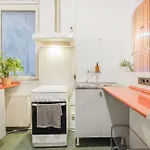 Secluded Spacious Oasis-best Location In Downtown