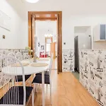 Secluded Spacious Oasis-best Location In Downtown