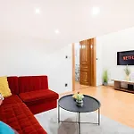 Secluded Spacious Oasis-best Location In Downtown Apartament *