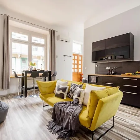 Charm In Bustling 7th District Apartmán Budapešť