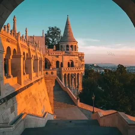 Secluded Spacious Oasis-best Location In Downtown Apartment Budapest