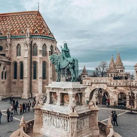 Secluded Spacious Oasis-best Location In Downtown Budapest