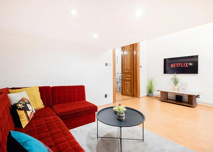 Secluded Spacious Oasis-best Location In Downtown Lägenhet *