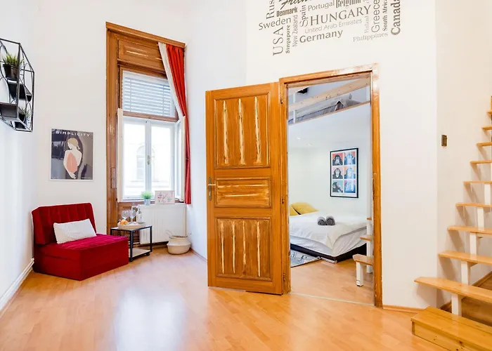 Secluded Spacious Oasis-best Location In Downtown Lägenhet