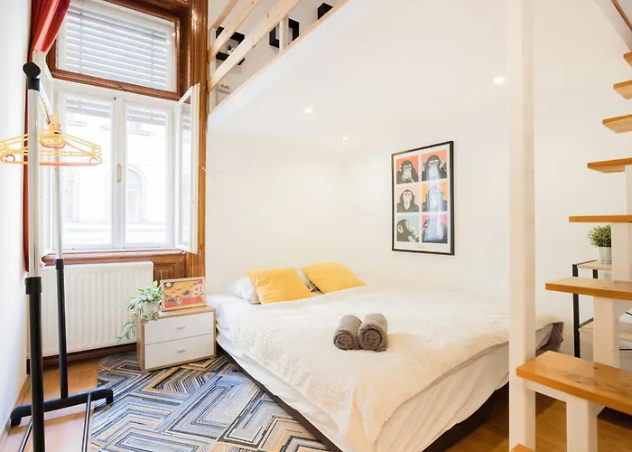 Secluded Spacious Oasis-best Location In Downtown Lägenhet *