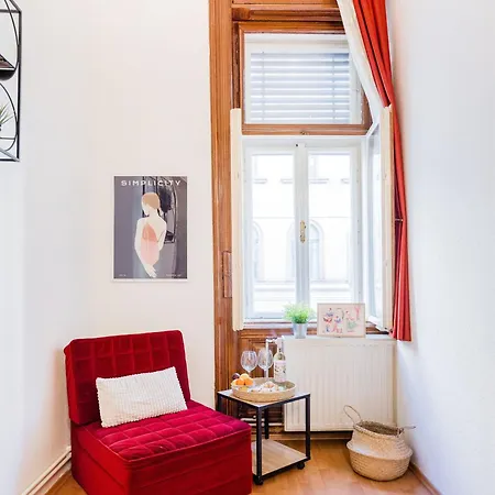 아파트 Secluded Spacious Oasis-best Location In Downtown *