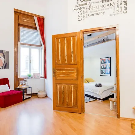 Secluded Spacious Oasis-best Location In Downtown 아파트