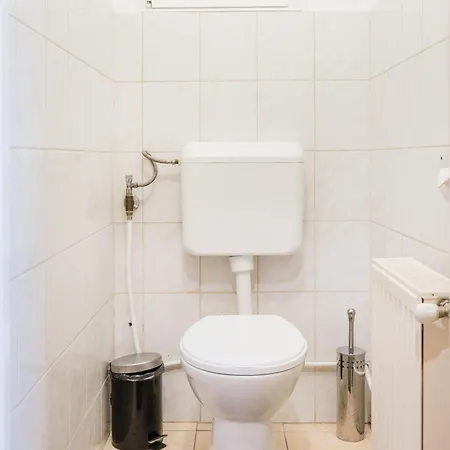 Secluded Spacious Oasis-best Location In Downtown 아파트 부다페스트