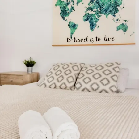 Secluded Spacious Oasis-best Location In Downtown